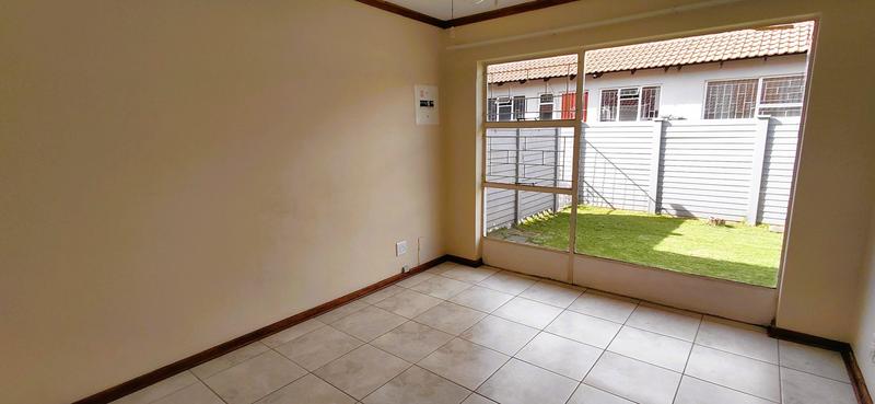 2 Bedroom Property for Sale in Langenhovenpark Free State